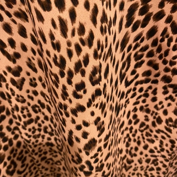 🌾SILKY RUFFLE MOCK NECK BUBBLE SLEEVE TOP - Picture 4 of 6